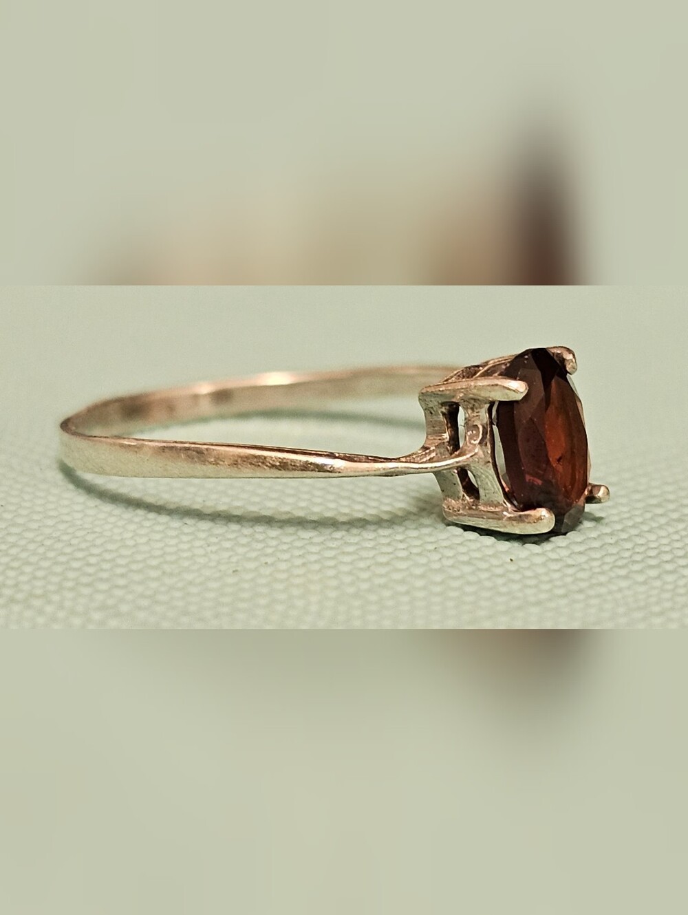 925 STERLING SILVER Delicate Garnet  Ring SZ 6